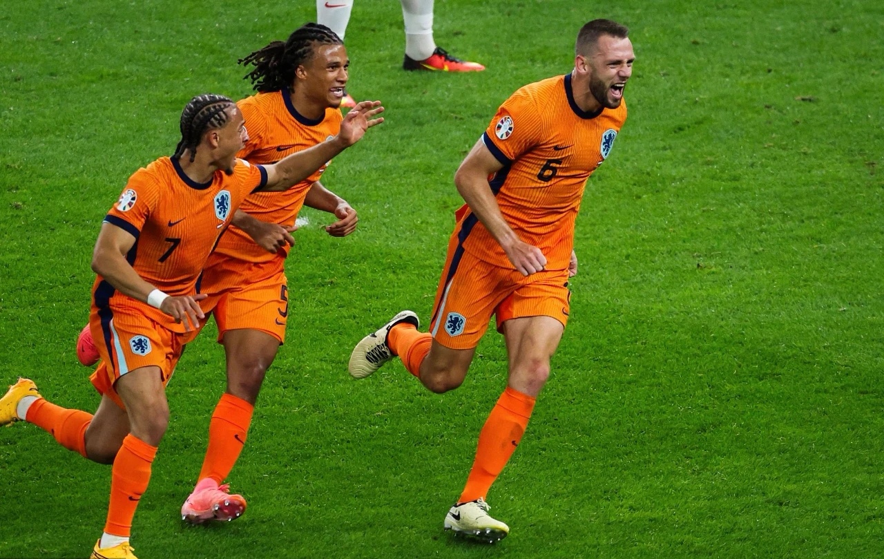 包含利马索尔之战荷兰难胜丹麦，欧洲杯比赛战术博弈的词条