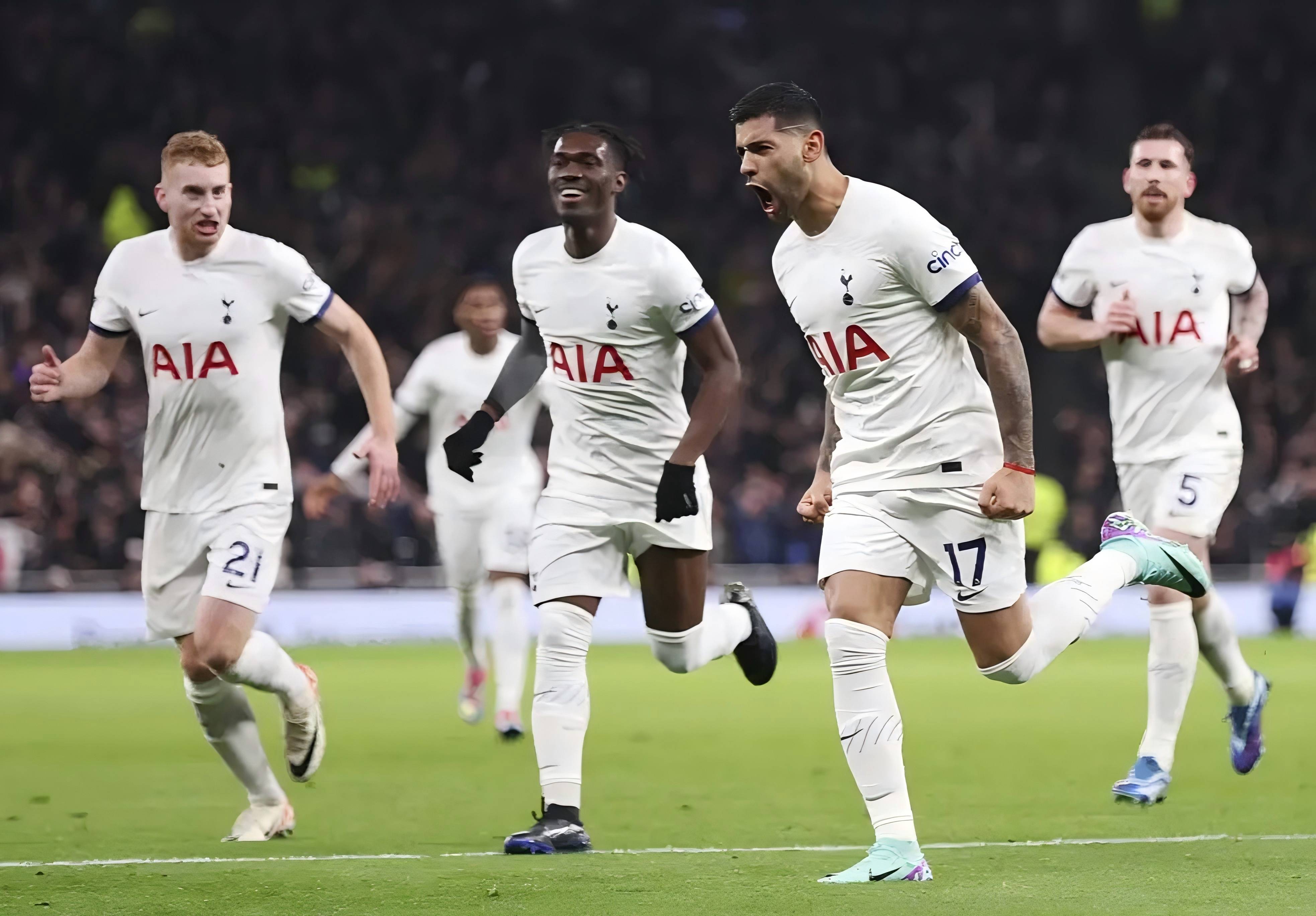 关于巴黎圣日耳曼后卫：要保持严格防守，不给对手机会的信息