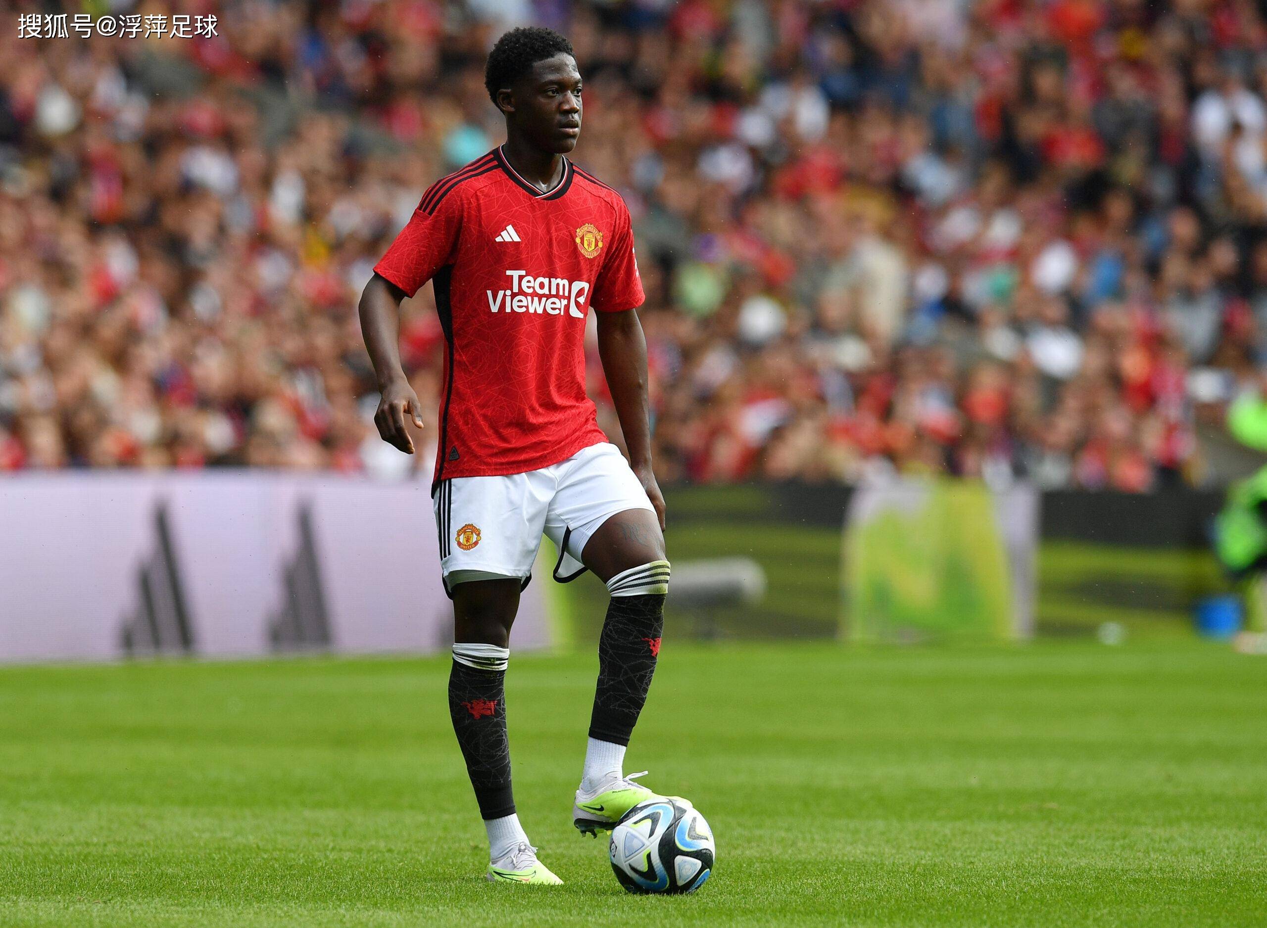 c7c7.app-足球界风云人物闪耀登场，备战未来比赛志在必得(战鹰216赢得小女孩是谁)