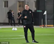 波兰队逆袭捧杀阿尔巴尼亚，士气高昂战术奏效